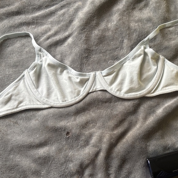 SKIMS Logo Underwire Bra in Frost -Limited Edition. - Picture 8 of 13